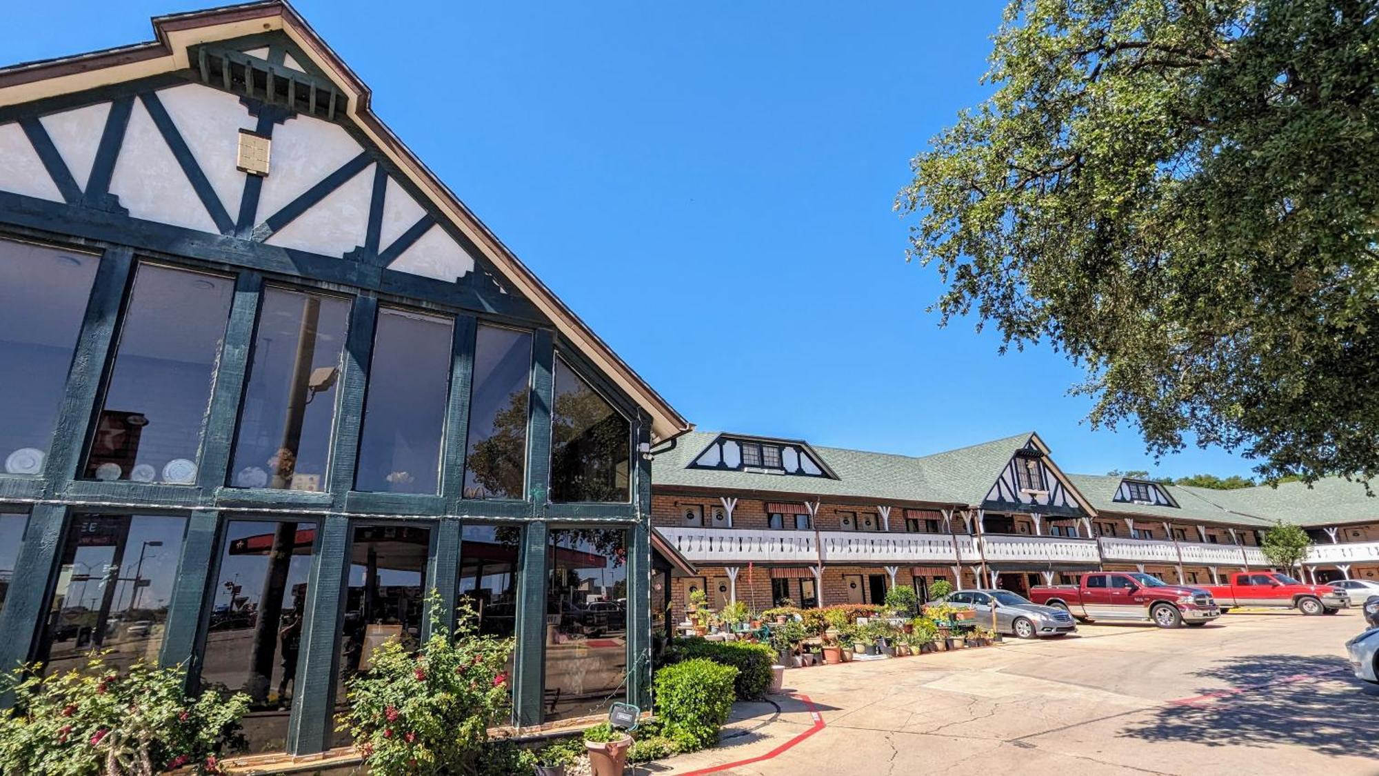 Edelweiss Inn นิวบราวน์เฟลส์ ภายนอก รูปภาพ