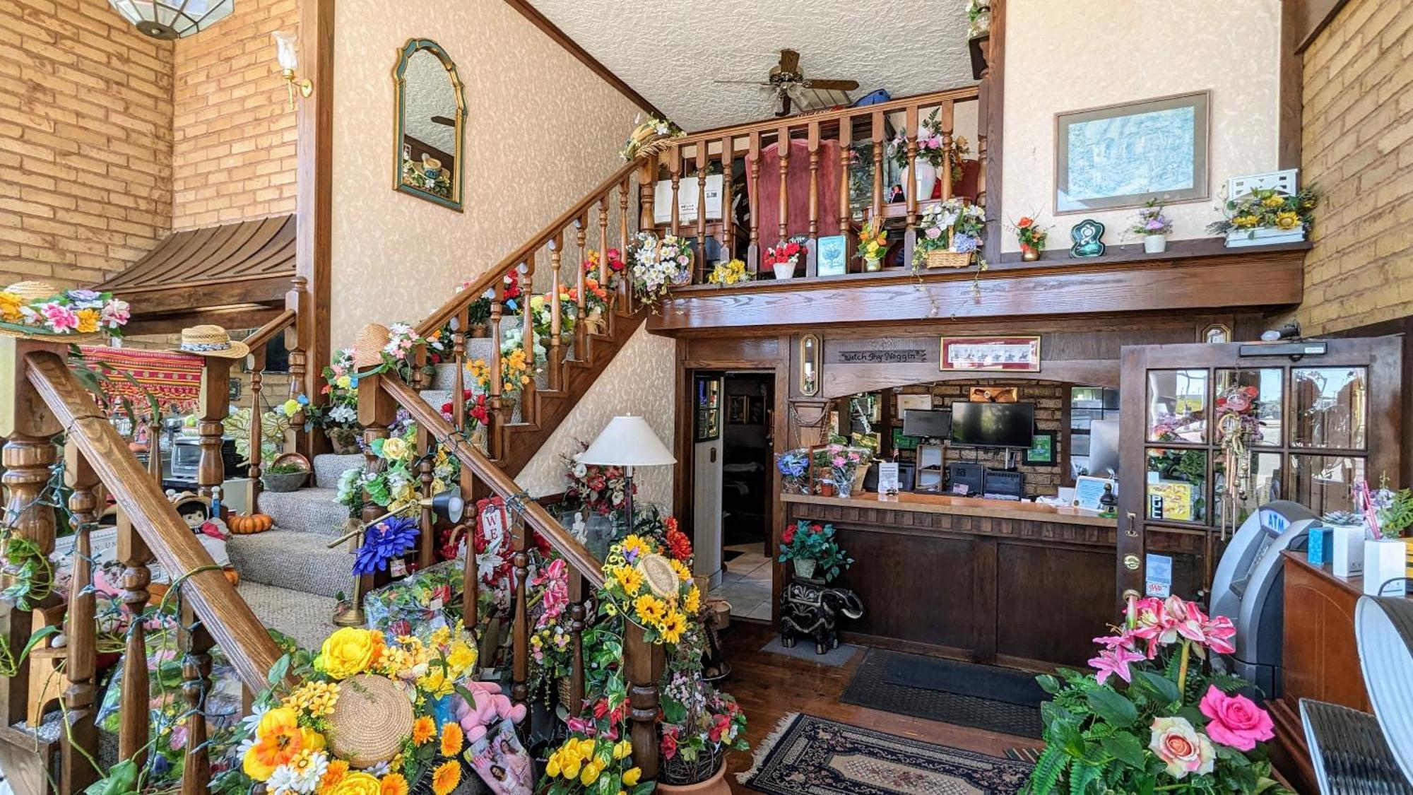 Edelweiss Inn นิวบราวน์เฟลส์ ภายนอก รูปภาพ